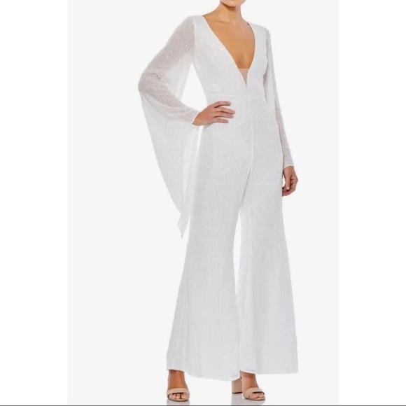 MAC DUGGAL WHITE FLARE FITTED JUMPSUIT WITH TAGS